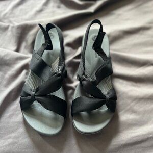 Cloudsteppers by Clarks Size 9 Arla Primose Sandals in black - new in box